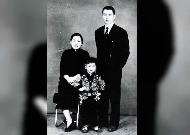 Esta es la increíble historia de amor de los padres de Jackie Chan