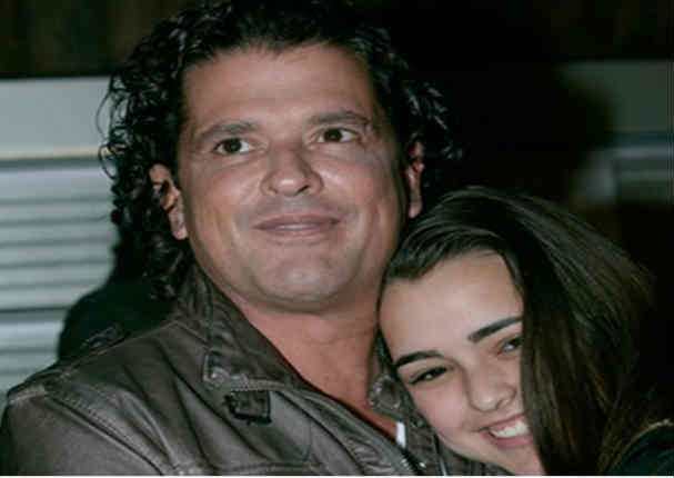 Instagram: Hija de Carlos Vives enciende la polémica con foto desnuda