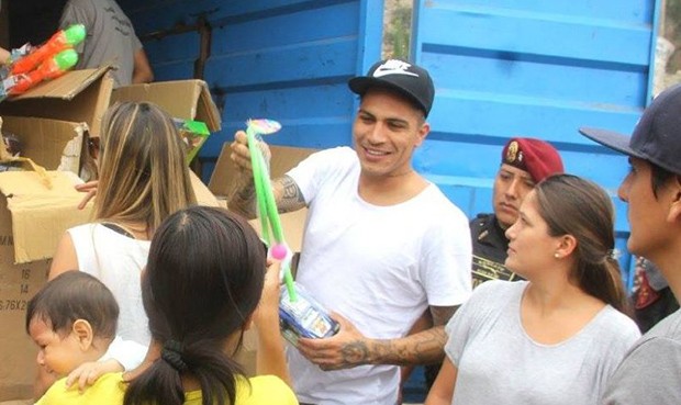 Alondra García Miró y Paolo Guerrero celebran un año de relación convertidos en Papanoeles  (FOTOS)