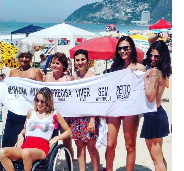 Brasil: Mujeres hacen topless por lucha contra el cáncer de mama - FOTOS Brasil: Mujeres hacen topless por lucha contra el cáncer de mama - FOTOS
