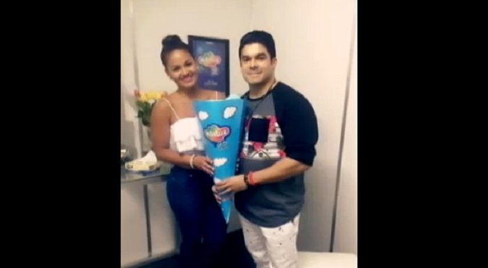 Vinculan a exguerrera con Jerry Rivera por esta foto