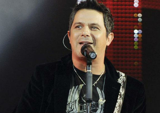 Alejandro Sanz es aplaudido en redes sociales por noble acción -VIDEO