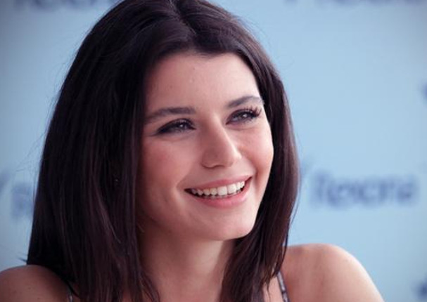 Beren Saat: Conoce cuánto gana la actriz turca por capítulo - FOTOS