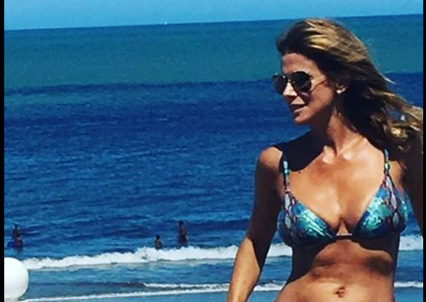 Instagram: Conductora de televisión luce cuerpazo en bikini a sus 49 años (FOTOS) Instagram: Conductora de televisión luce cuerpazo en bikini a sus 49 años (FOTOS)