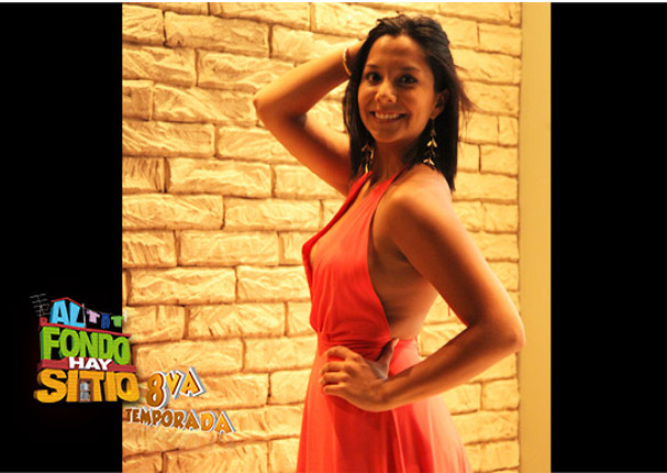 Mayra Couto causó furor con pronunciado escote (FOTOS)