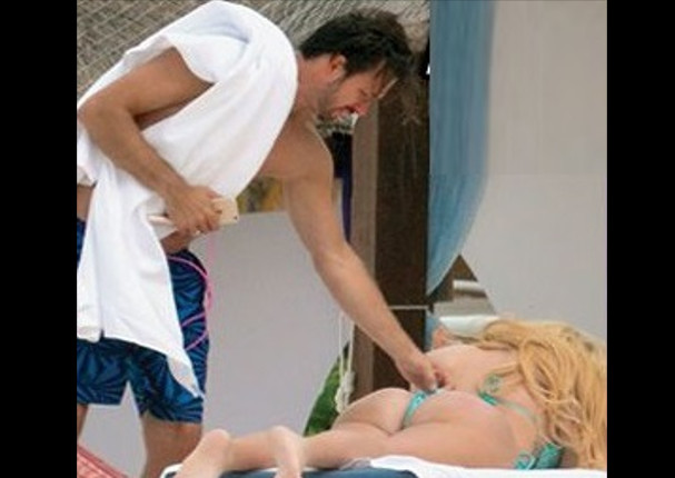 ¡Ampay! Cristian Zuárez se luce muy cariñoso con la hija de Laura Bozzo (FOTO) ¡Ampay! Cristian Zuárez se luce muy cariñoso con la hija de Laura Bozzo (FOTO)