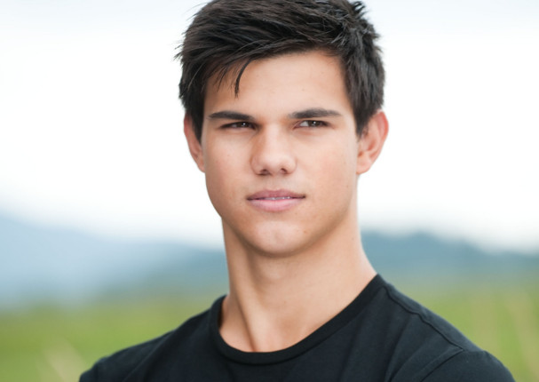 Taylor Lautner: Actor de 'Crepúsculo' luce irreconocible (FOTOS)