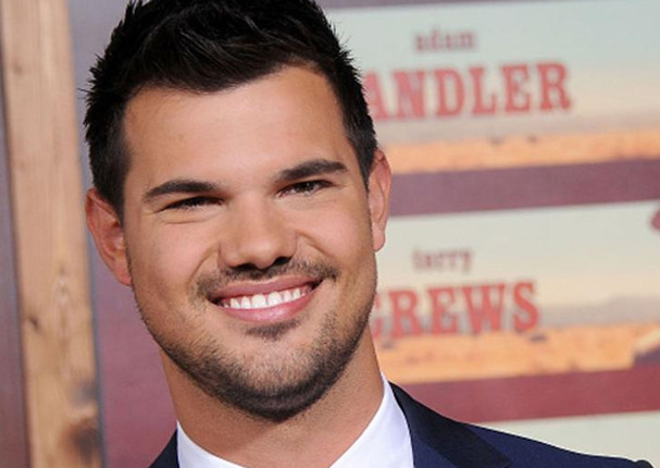 Taylor Lautner: Actor de 'Crepúsculo' luce irreconocible (FOTOS) Taylor Lautner: Actor de 'Crepúsculo' luce irreconocible (FOTOS)