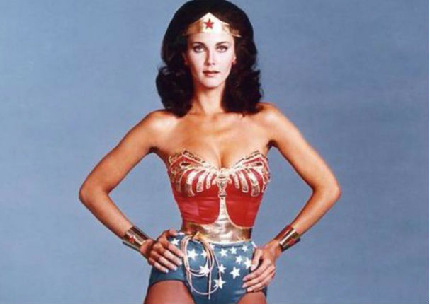 Mira cómo luce ahora Lynda Carter, la 'Mujer Maravilla' original (FOTOS)