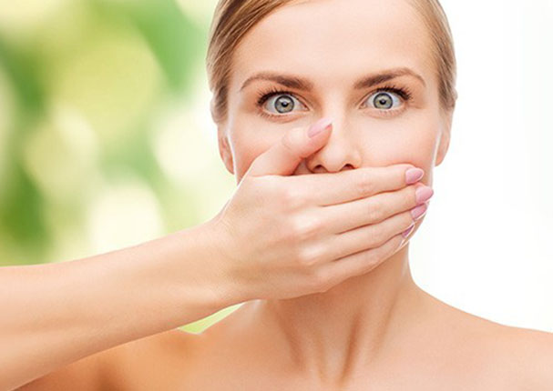 Salud: ¿Mal aliento puede ser indicador de cáncer a los pulmones?