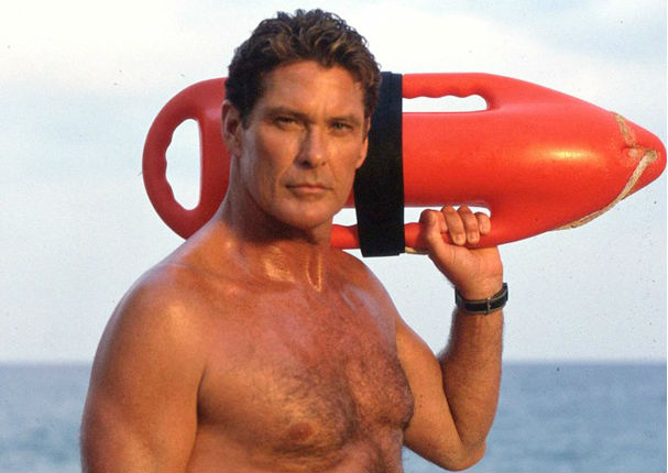 David Hasselhoff se fotografió con 'La Roca' en el set de la película de Baywatch