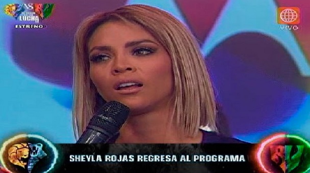 El Origen de la Lucha: Sheyla Rojas mostró busto por descuido durante presentación