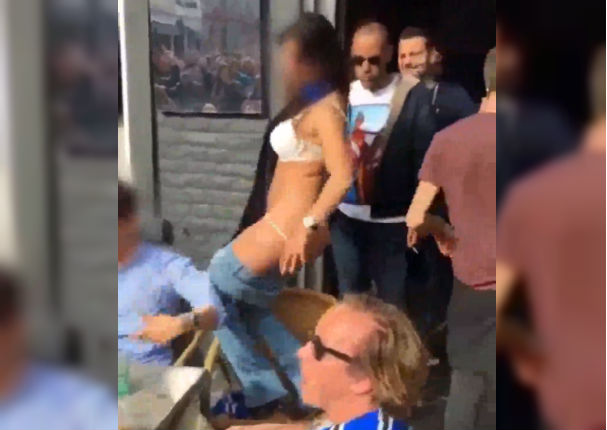 ¡Insólito! Su equipo campeona después de 11 años y ella se desnuda para celebrar (FOTOS) ¡Insólito! Su equipo campeona después de 11 años y ella se desnuda para celebrar (FOTOS)
