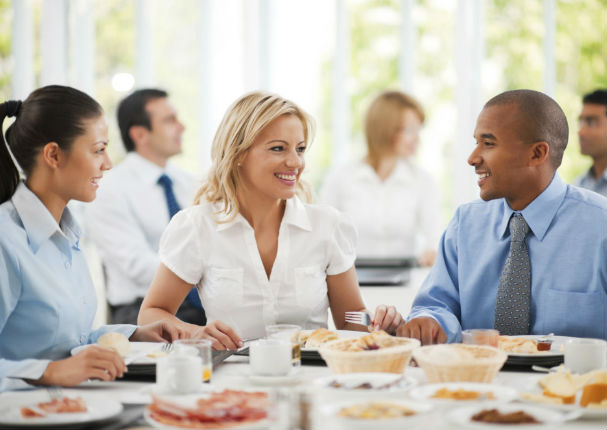 Nutrición: Estas son las comidas que puedes comer en el trabajo