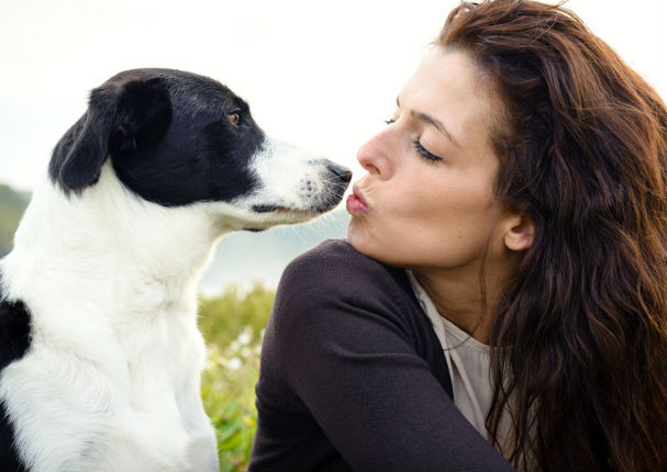 Salud: Por estas razones no debes besar a tu perro en la boca