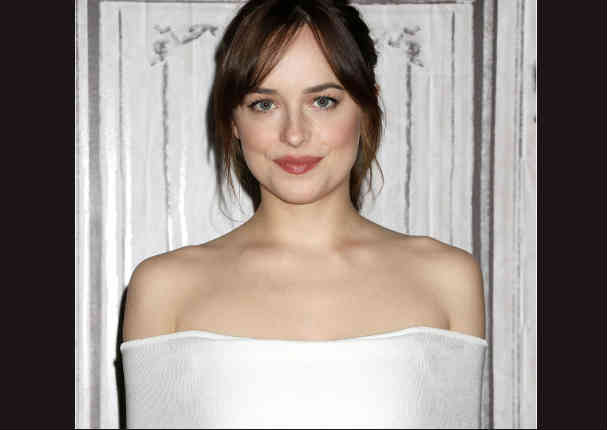 Cincuenta Sombras de Grey: Topless de Dakota Johnson es la sensación en redes - FOTOS