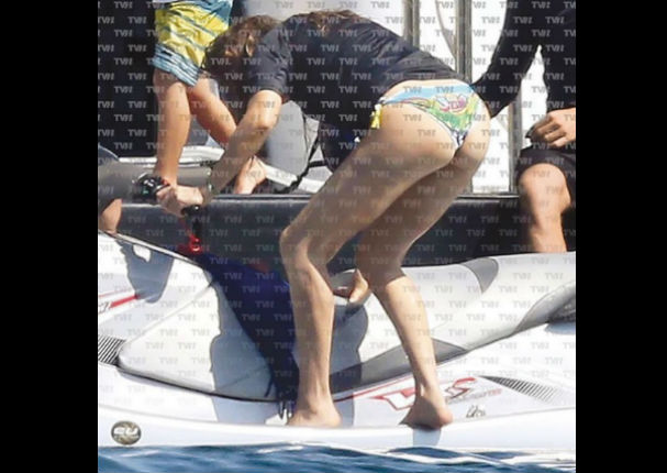 Thalía luce sus encantos al natural en medio del mar (FOTOS) Thalía luce sus encantos al natural en medio del mar (FOTOS)