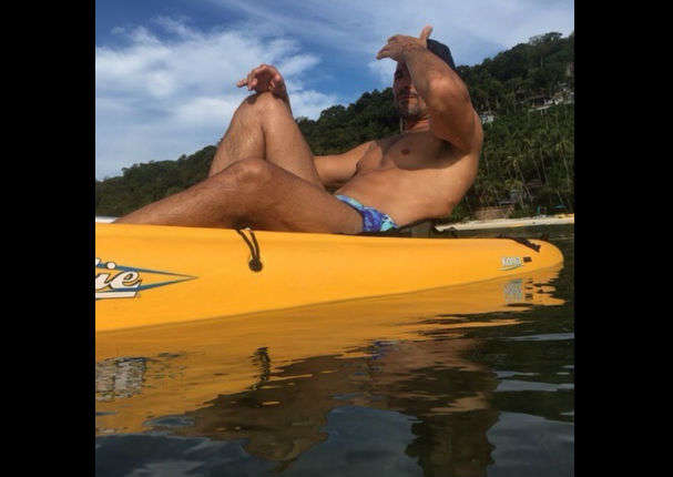Chayanne enloquece Instagram con diminuto traje de baño a sus 48 años