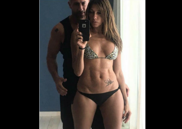 Catherine Fulop presume su cuerpo en diminuto bikini de infarto