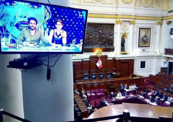 ¡Se pasaron! Peluchín presumió Amor Amor Amor en Congreso de la República