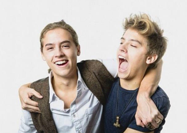 Mira el antes y después los actores de Zack y Cody, gemelos en acción