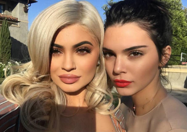 ¿Sabes cómo lucieron Kendall y Kylie Jenner en Navidad? Estuvieron fabulosas