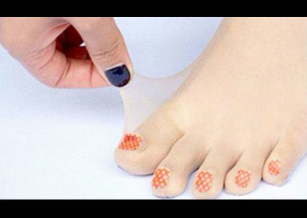 Medias con pedicure son la tendencia en Asia. ¿Las usarías?