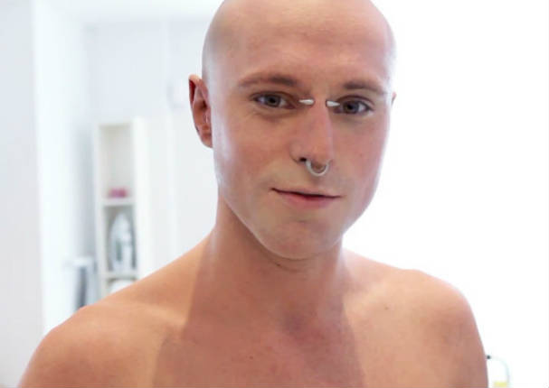 Hombre con más tatuajes en el mundo toma radical decisión - VIDEO