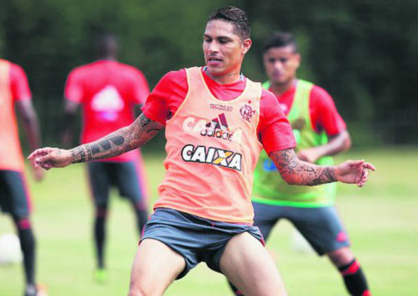 Así practica Paolo Guerrero los tiros libres en sus entrenamientos - VIDEO