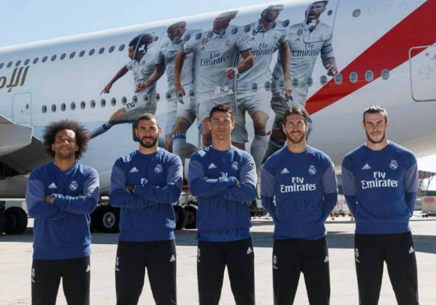 Estrellas del Real Madrid se lucen con su lujoso avión