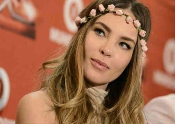 Belinda muestra su abdomen y sorprende a seguidores - FOTO