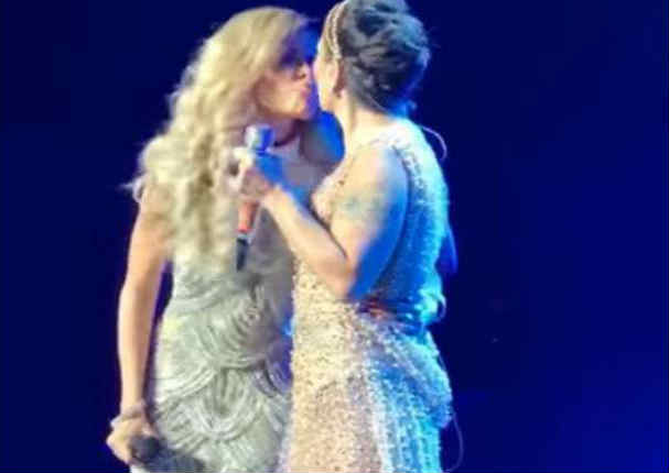 ¿Por qué Alejandra Guzmán y Gloria Trevi se besaron en la boca? - VIDEO