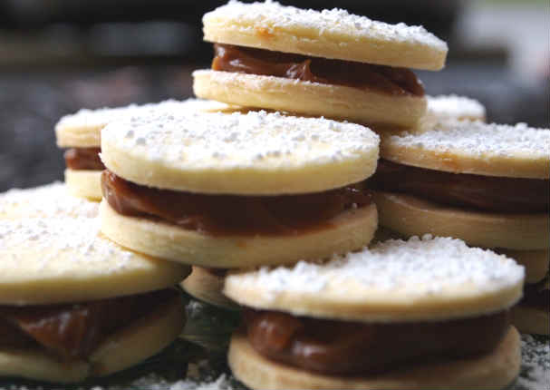 ¡Para el lonche! Haz unos deliciosos alfajores en 5 pasos