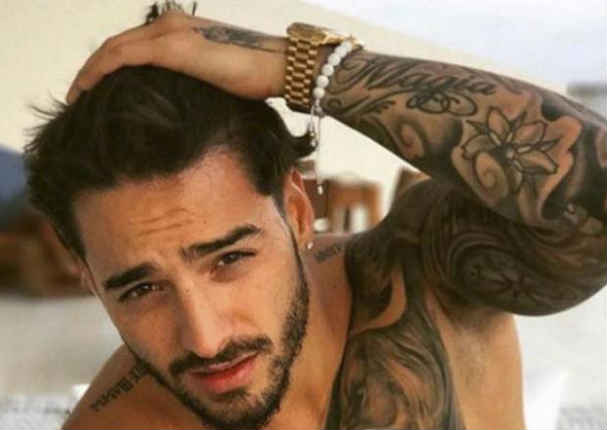 Maluma enloquece a fans bailando salsa semi desnudo - VIDEO