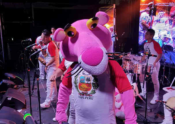 Zaperoko hace vibrar a todo Estados Unidos con sus canciones - VIDEO