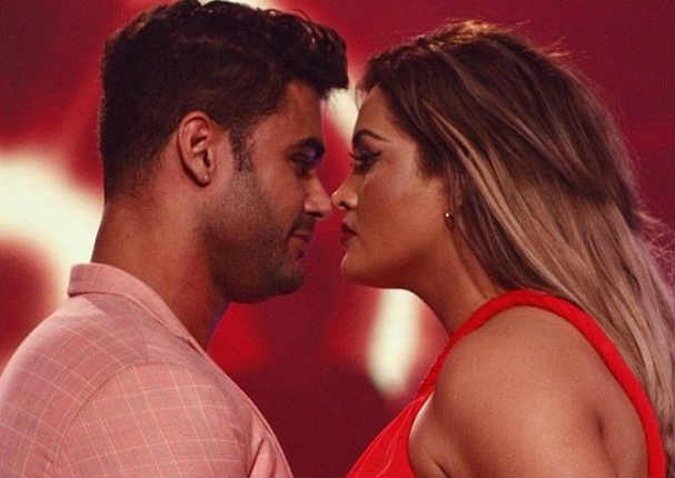 ¡En su cara! Michelle Soifer le dedicó canción de despecho a Erick Sabater - VIDEO