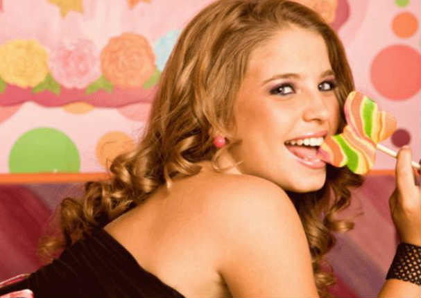 Flavia Laos respondió a quienes la critican por ampay con tres hombres