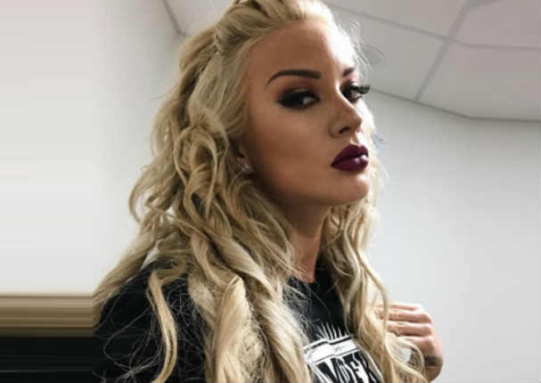 Leslie Shaw alborotó con disfraz para Halloween