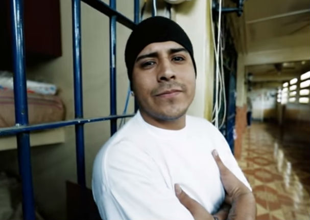 Reclusos de Sarita Colonia interpretan canción de Frankie Ruiz  (VIDEO)