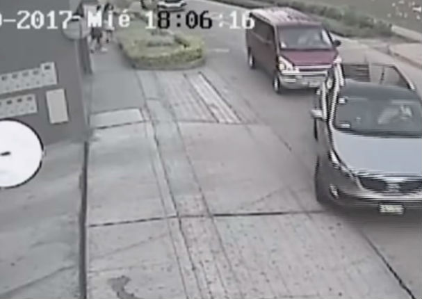 Surco: Roban 10 mil soles en menos de un minuto (VIDEO)