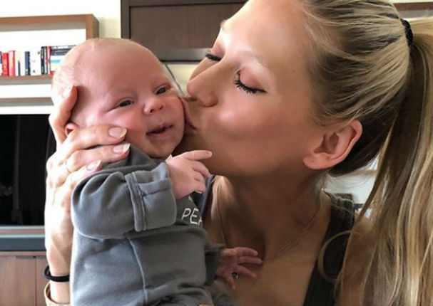 Enrique Iglesias y Anna Kournikova publican las primeras fotos de sus mellizos (FOTO)