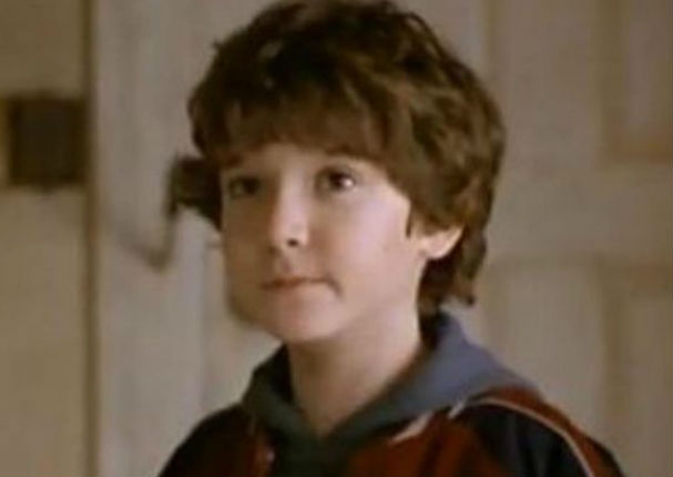 Mira cómo luce el pequeño Peter de 'Jumanji'  23 años después (FOTO)