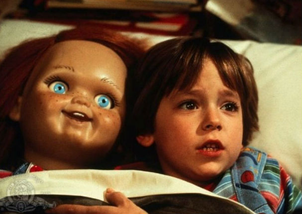 ¿Recuerdas al niño de la película 'Chucky'? Mira cómo luce a sus 36 años (FOTOS)