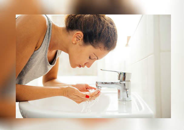 Belleza: Este es el verdadero motivo por el que debes lavarte el rostro a diario