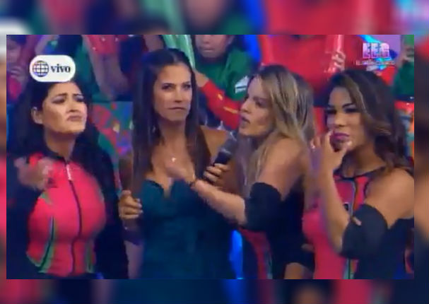 Michelle Soifer y Karen Dejo pierden los papeles por Rosángela Espinoza (VIDEO)