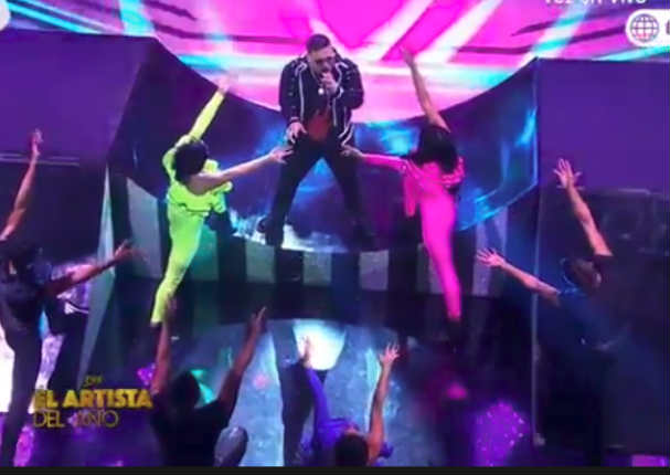 Josimar canta en ingles y genera estas reacciones en el jurado (VIDEO)