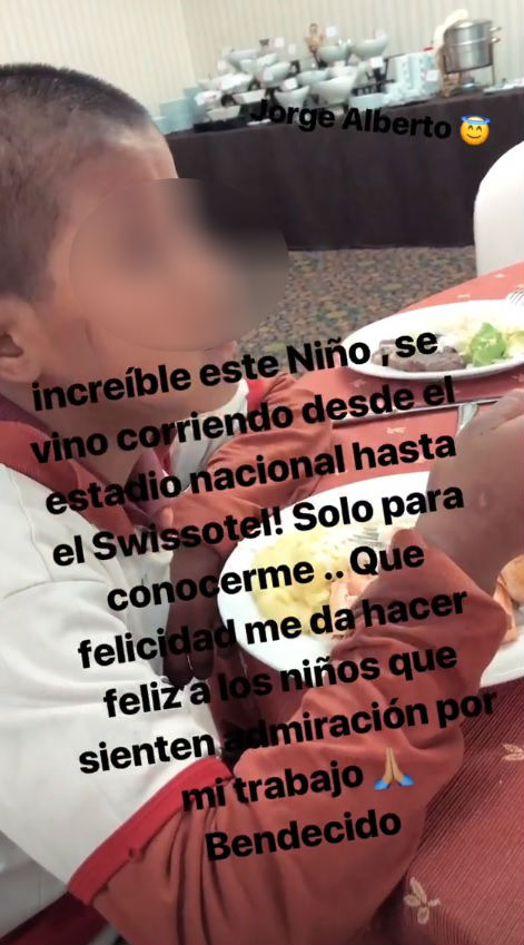 Jefferson Farfán cumple sueño de niño tras triunfo de Perú (FOTO)