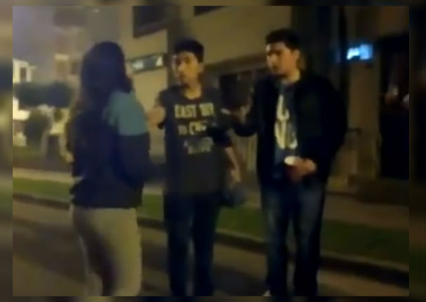 Joven hace tremenda escena de celos al descubrir que su pareja salió sin ella (VIDEO)