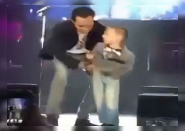 Marc Anthony protagoniza tierno momento al subir a niño al escenario (VIDEO)