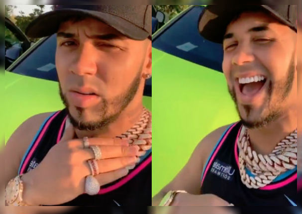 Anuel AA se burla de delincuentes mostrando las joyas que no se llevaron